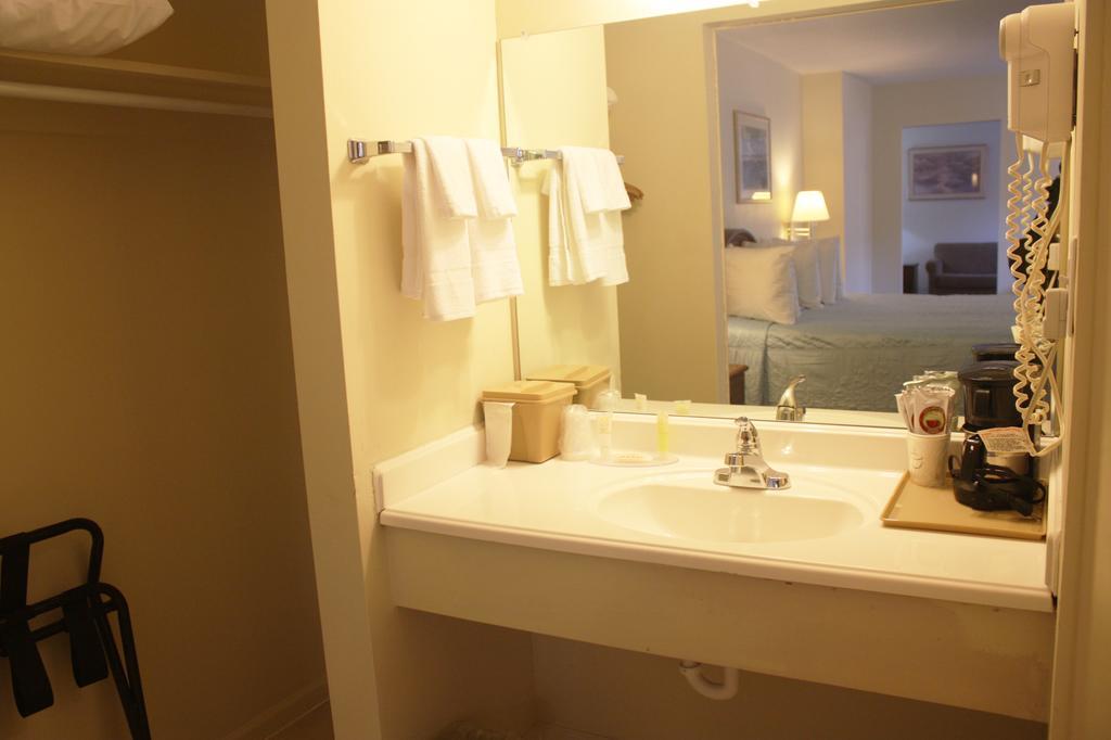 Main Street Lodge And Suites Port Huron Bilik gambar